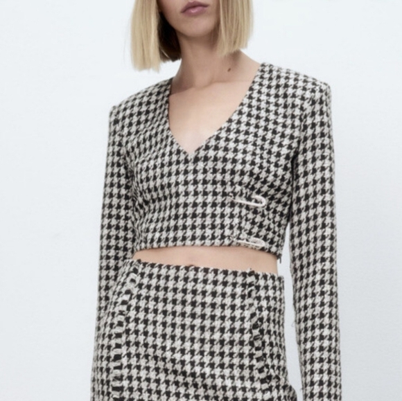 Zara Tops - Zara Black And White Houndstooth Cropped Blazer